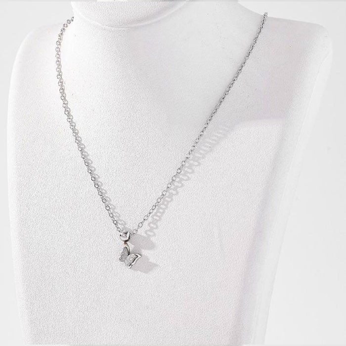 Shiny Παιδικό Κολιέ Με Ασημί Πεταλούδα Ματ Και Γυαλιστερή Υφή